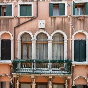 https://venice-grand-canal-style-apartment.hotelinveneto.com